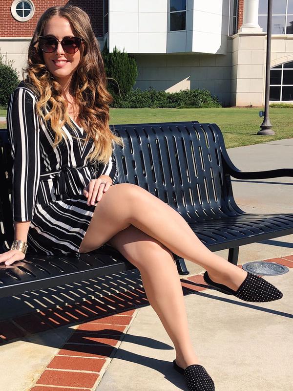 Do Women Still Wear Pantyhose?